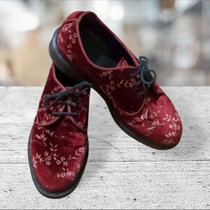 Dr. Martens velvet hugh cherry blossom Oxford shoes size W7